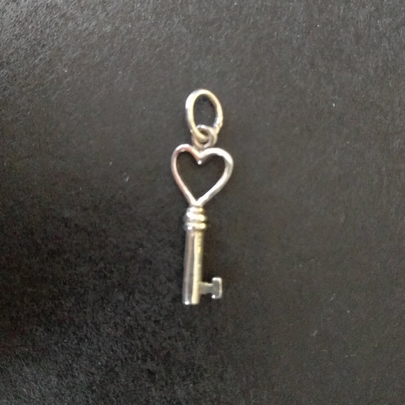 Jewelry - New sterling heart/key pendant